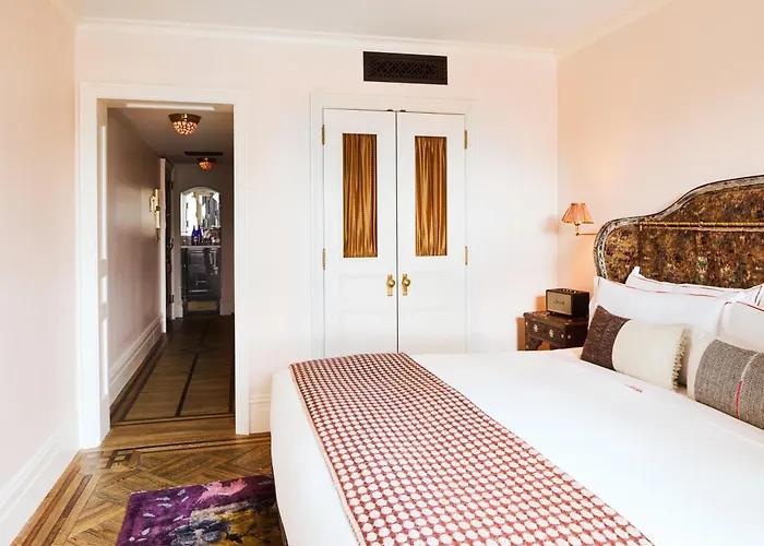 The Hotel Chelsea